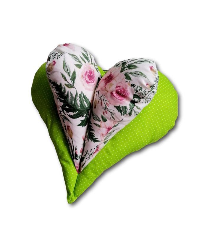 Lesekissen Herz, Herzkissen mit Namen, Nackenkissen, apfelgrün-Rosen,  40x38cm – einfach gemütlich - loveclothing